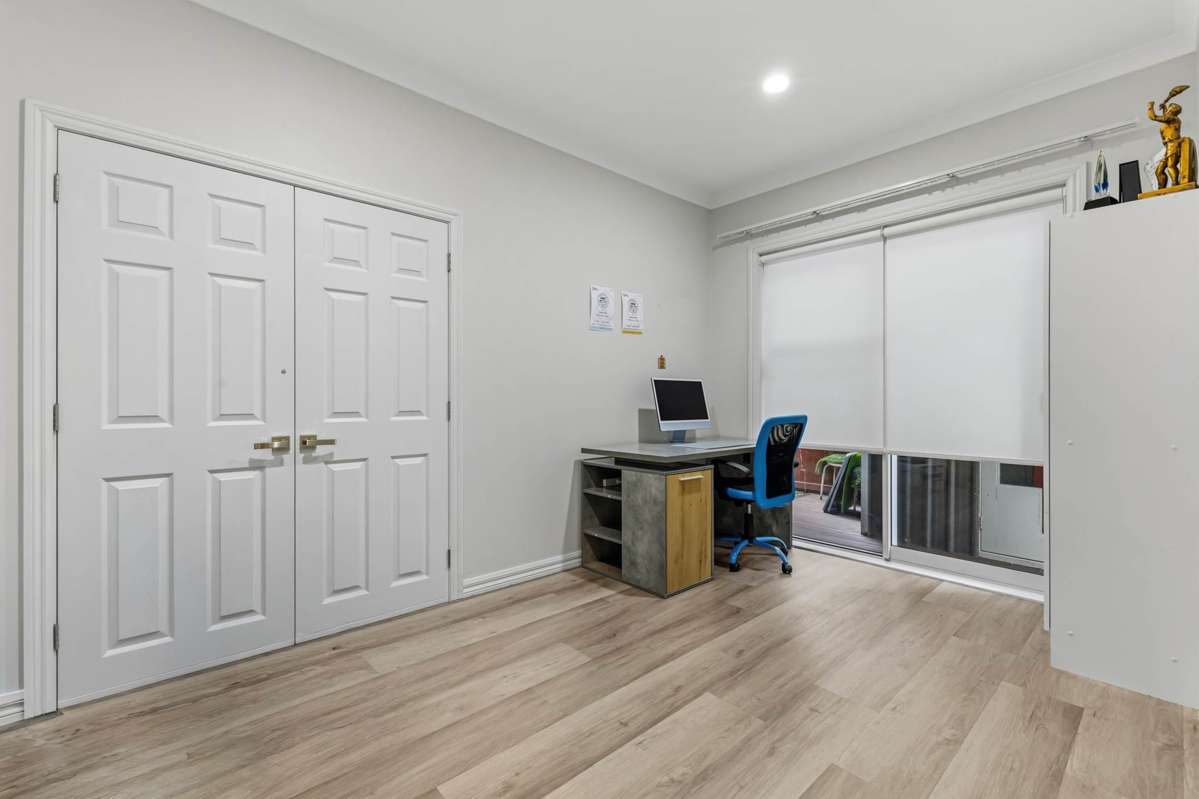 19 Kira Road_4