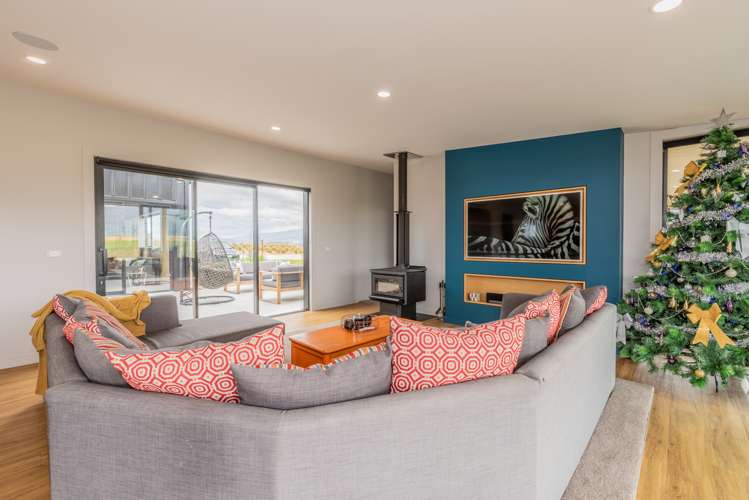 213 Golden Road Alexandra_4