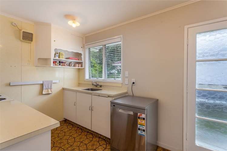 15 The Grove Titirangi_9