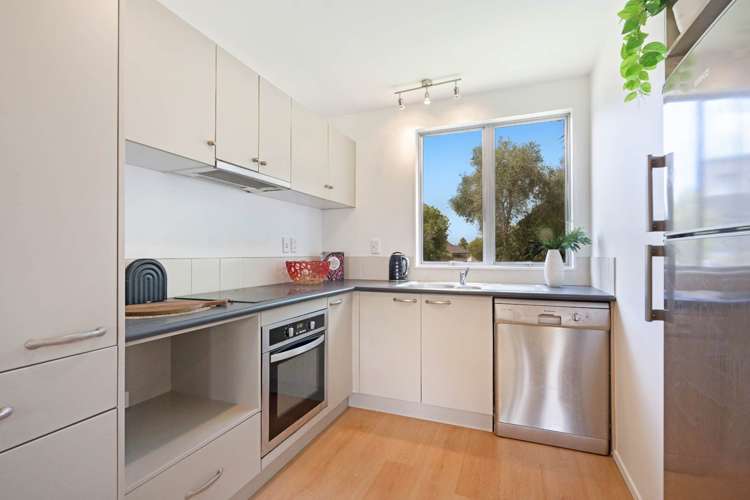 8 Albionvale Road Glen Eden_5