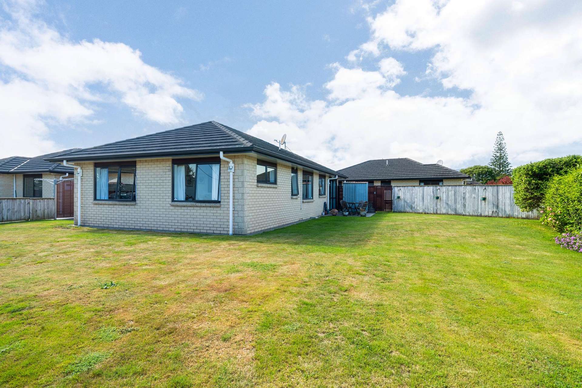 24 Ian Peter Way Otaki_0