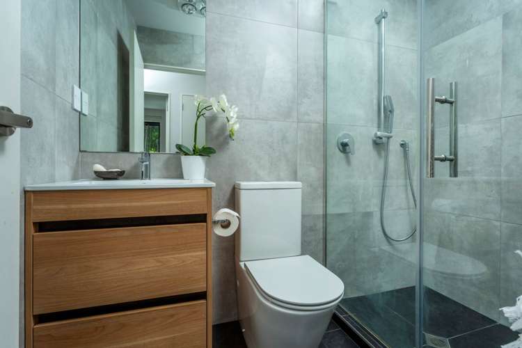4/4 McQuoid Place Glenfield_19
