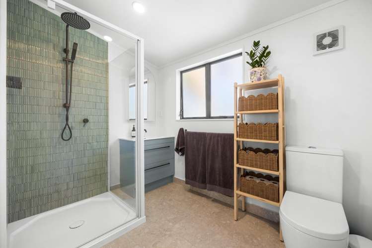 21 Carillon Place Massey_19