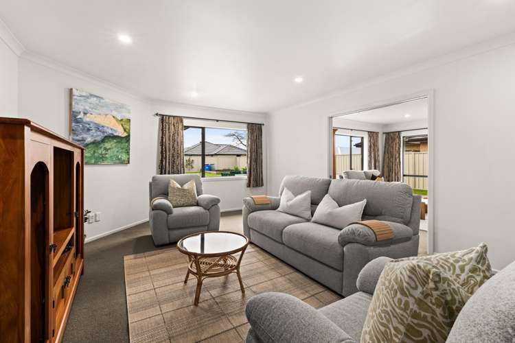 5 Lardon Place Frimley_5