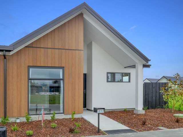 HALSWELL - 3 BEDROOM, 2 BATHROOM NEAR NEW HOME