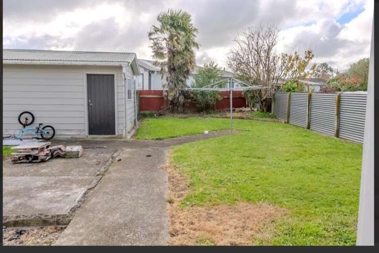 32 Edinburgh Street Feilding_14