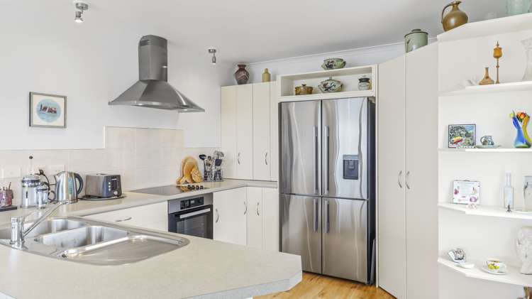 19 Swann Beach Road Stanmore Bay_4