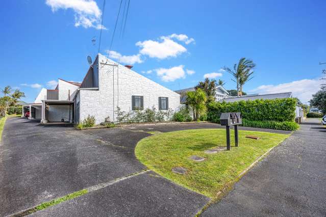 AUCTION this THURSDAY 6.00pm