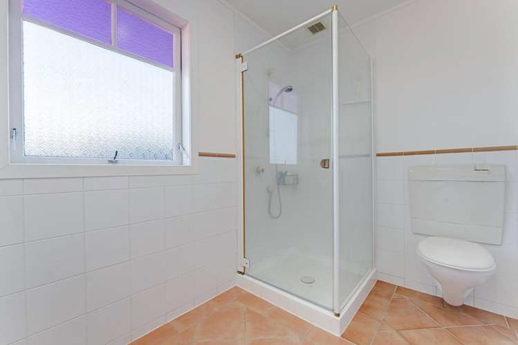62 Beach Road Mellons Bay_23