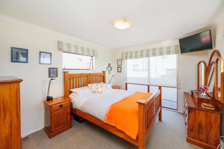 12 Robbie Street Foxton Beach_12