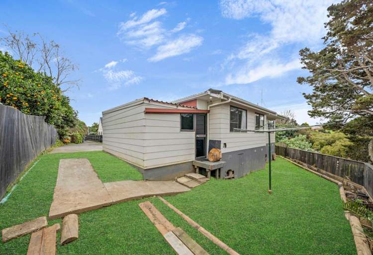 2/33 Seaward Place Wattle Downs_12