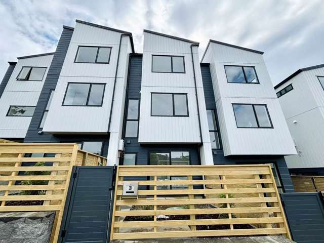BRAND NEW 3 BEDROOM in Pakuranga!
