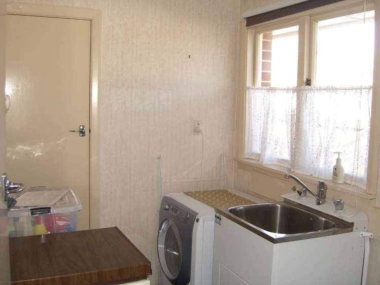 8 Damien Place Bromley_8