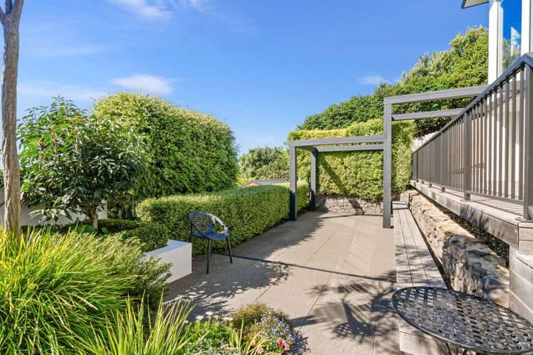 62 Te Awakura Terrace Mount Pleasant_35