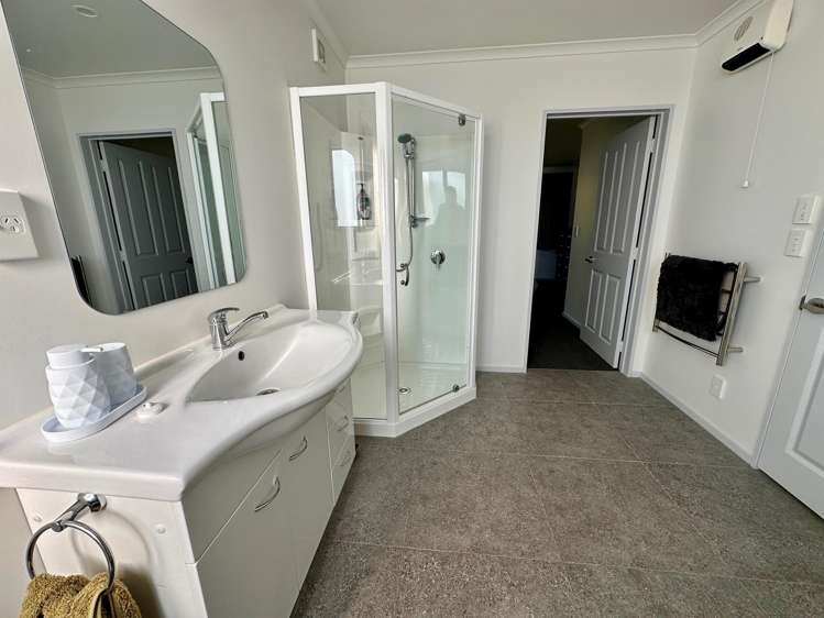 4 Horncastle Crescent Little Wanganui_18