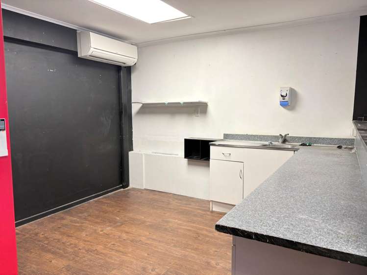 21A Queens Road Panmure_6
