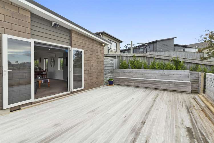 15 Dusky Crescent Aotea_21