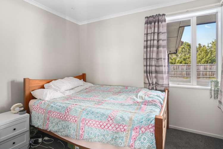 8/17 Wineberry Avenue Amberley_11