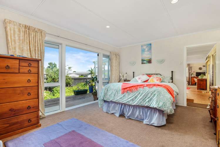 66 Wharf Road Clarks Beach_14