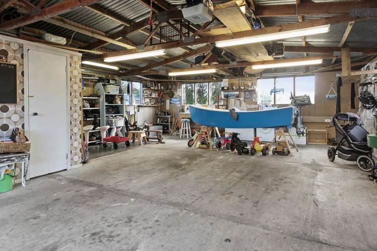 7 Essex Street Te Atatu South_18