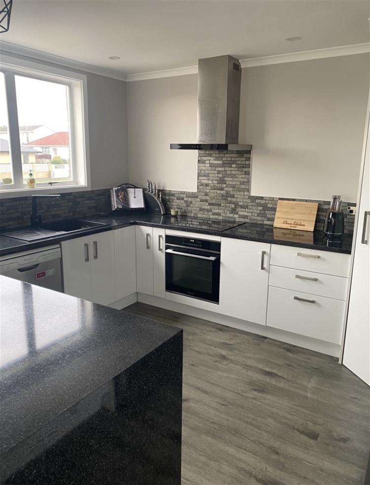 98 Salford Street Windsor_12