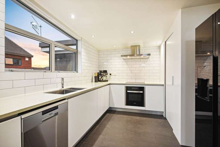 24a Kokiri Street Te Atatu South_8