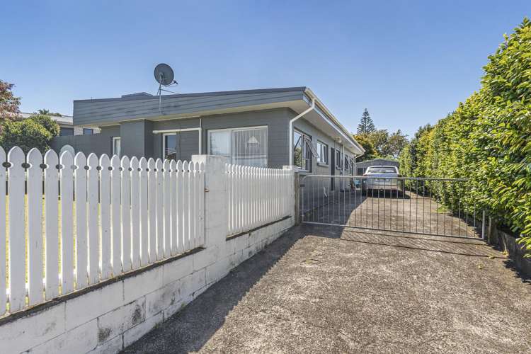 39 Trelawney Crescent Westown_15