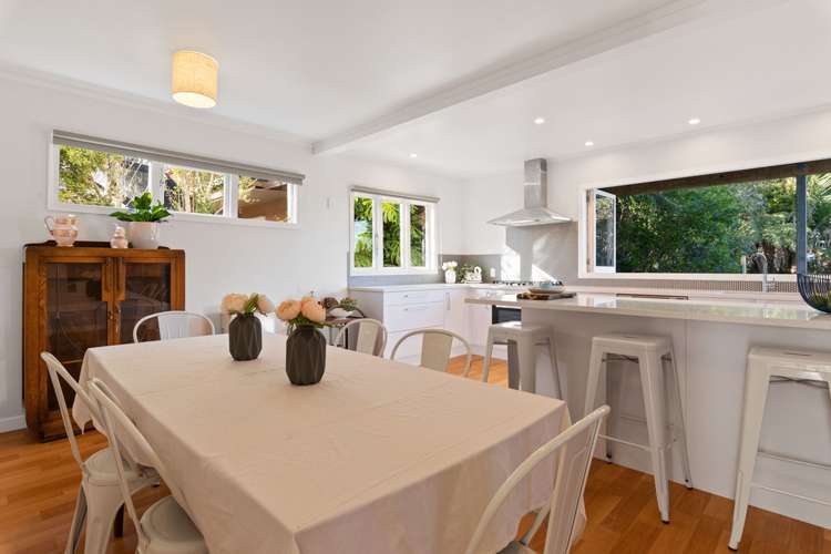 94 Kauri Point Road Laingholm_24