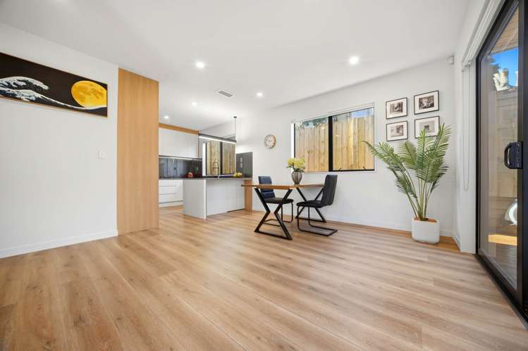 57E Hogans Road_4