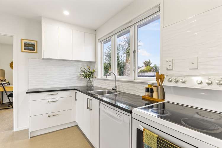 11 Grainger Road Te Atatu South_10