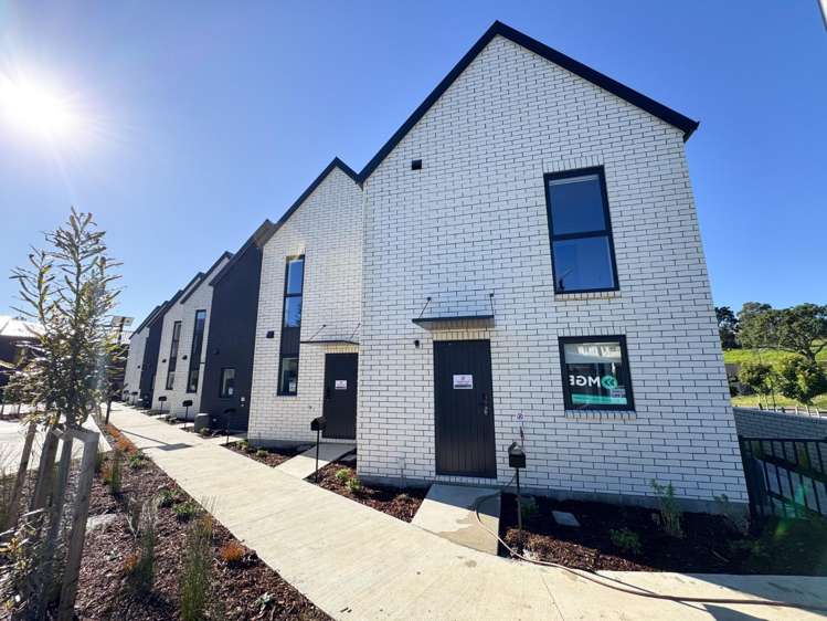 1/16 Molley Green Place 10044_12