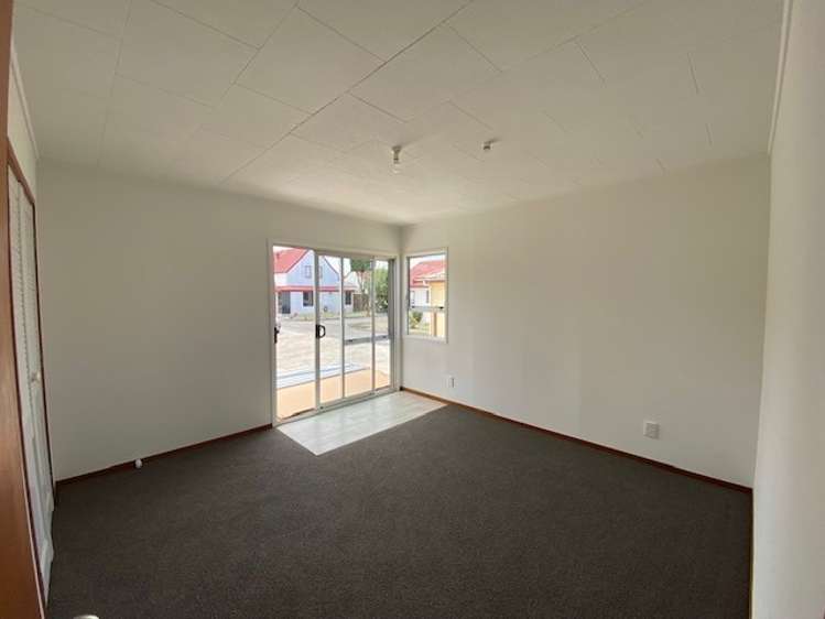 406B Avenue Road West 10482_4