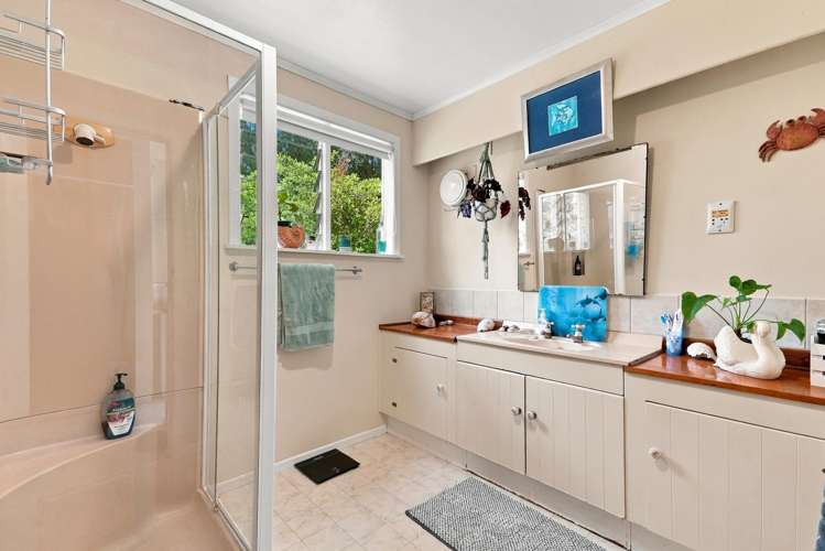 2059 State Highway 16 Helensville_14