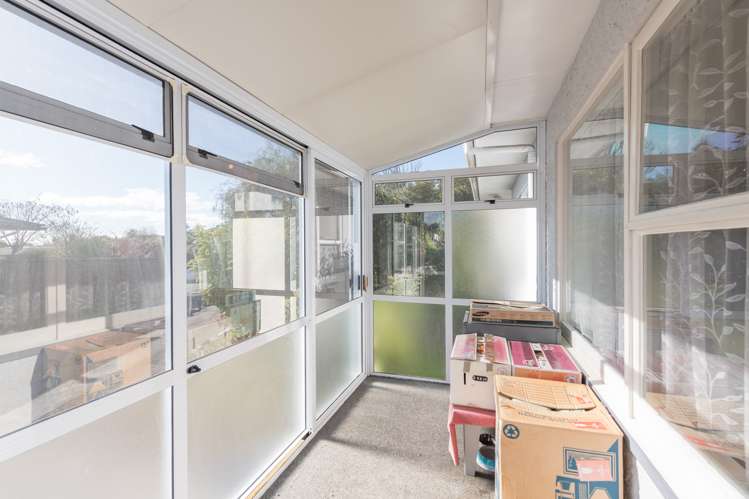 2/10 Matangi Street Stoke_11