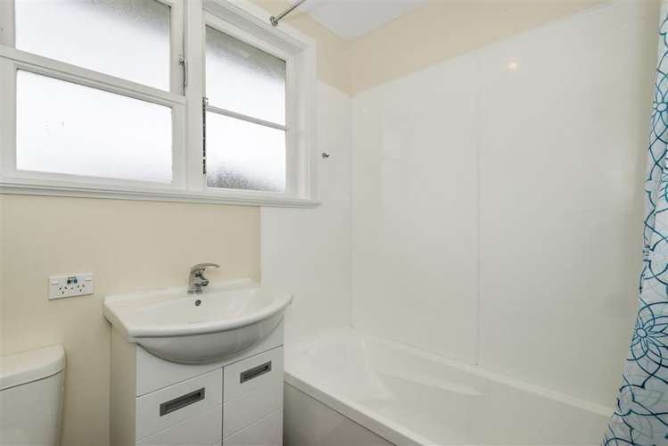 93 Springs Road Hornby_8