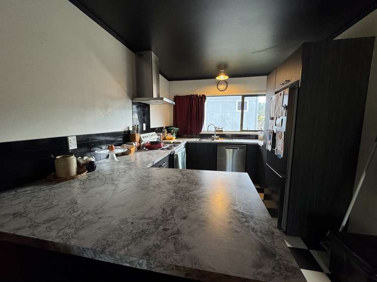 203 Amy Street Thames_2