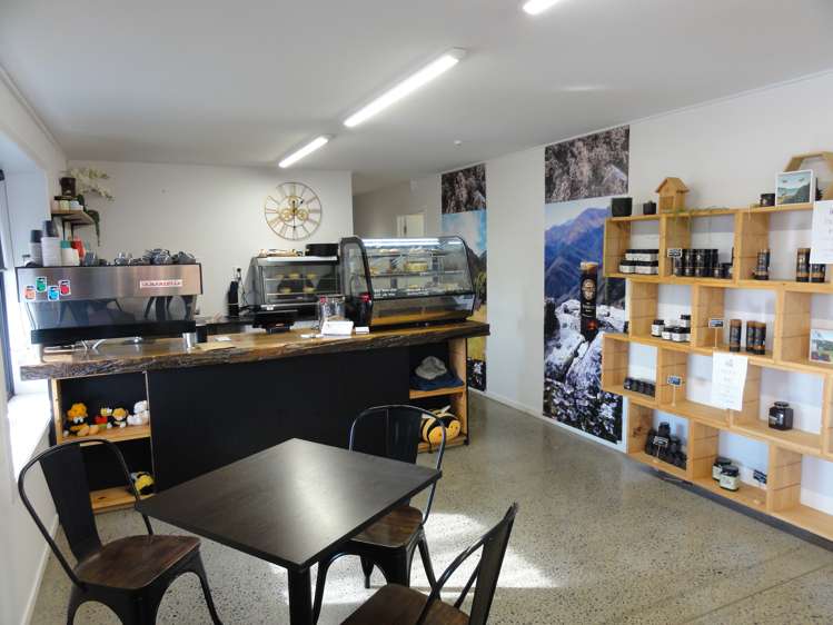 1227 Oxford Road Cust_11