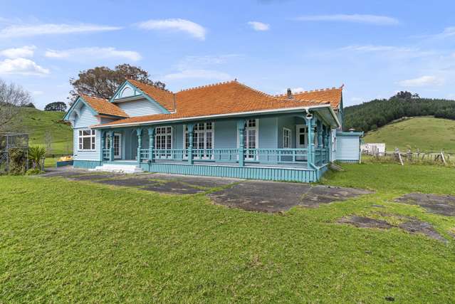 Homestead in Kawakawa Bay