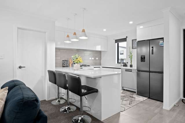 1/51 Cabourne Drive Glenview_1