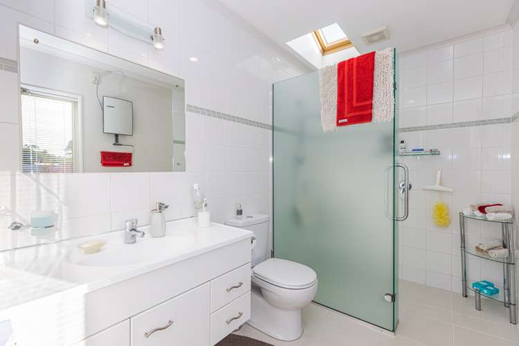 7 Lithgow Drive Otamatea_15