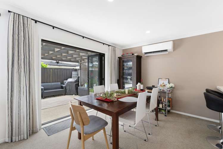 5 Carousel Crescent_4