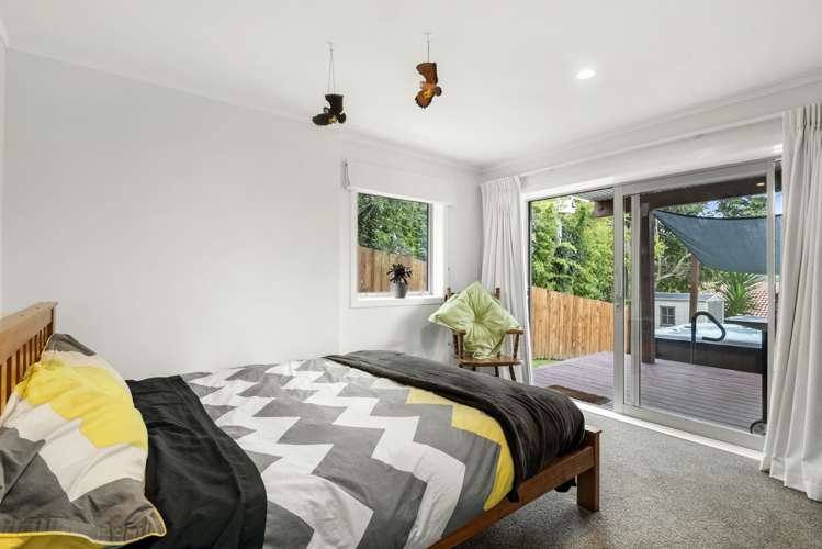 24 Shanaway Rise Hillcrest_18