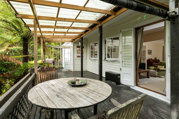 332 Huia Road Titirangi_12