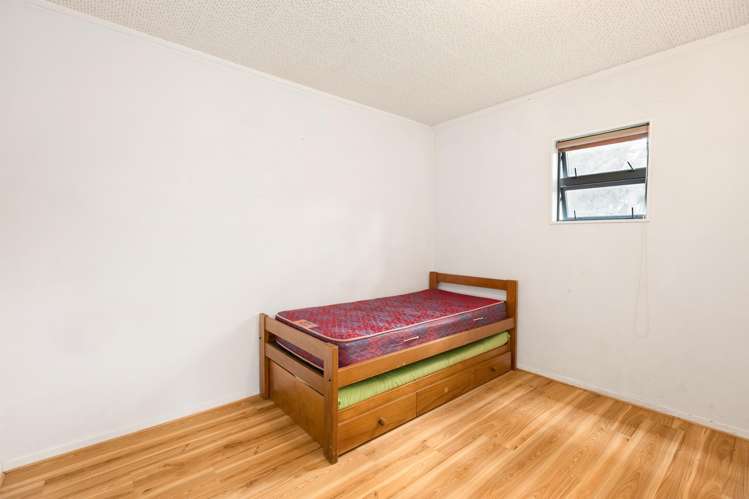 14 Glen Alton Avenue Paparangi_16