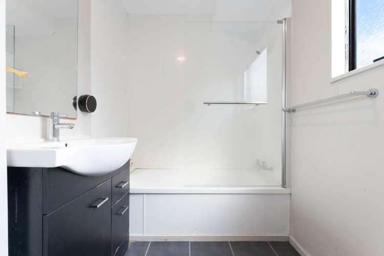 2/12 Benchmark Drive Massey_18