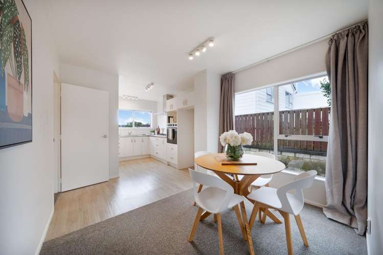 8a Alister Way Churton Park_11