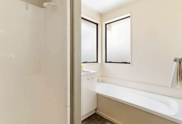 179 Solar Road Glen Eden_4