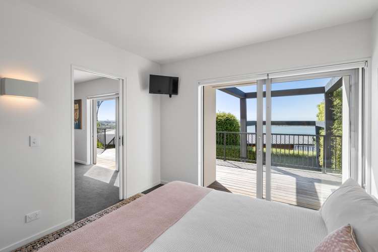 62 Te Awakura Terrace Mount Pleasant_22