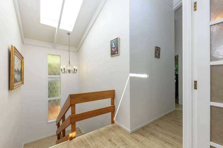 55 Bush Road Waiatarua_13