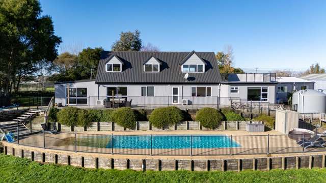 Huge price reduction by $200,000!